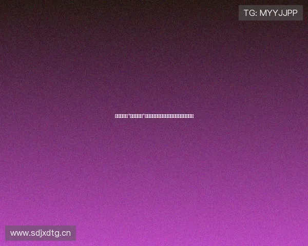 燃爆街头！“辣妹抢银行”：不只是性感，更是颠覆时代的闪电风暴！